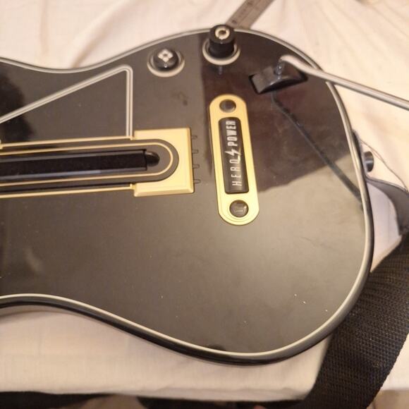 Guitar Hero Wireless Game Controller CE0700 Xbox One / 360 & PS4 no dongle - Picture 1 of 8